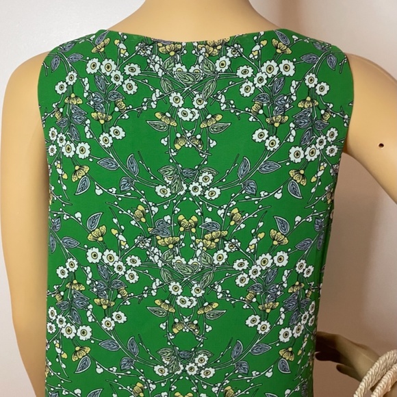 Kelly green sleeveless floral layered a line dress - Picture 9 of 12